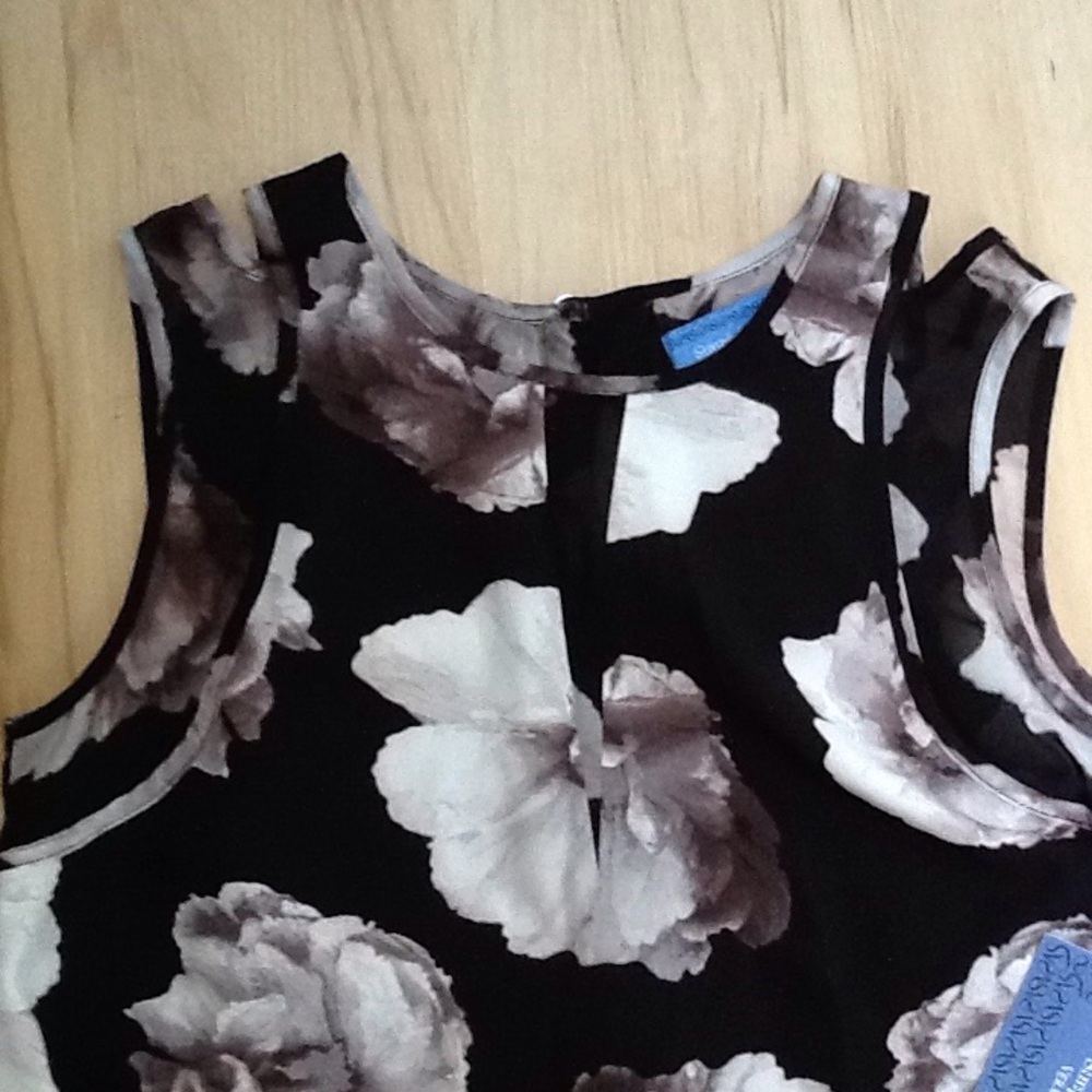 Vera Wang Floral Cold Shoulder Career Blouse NWT - Picture 4 of 9